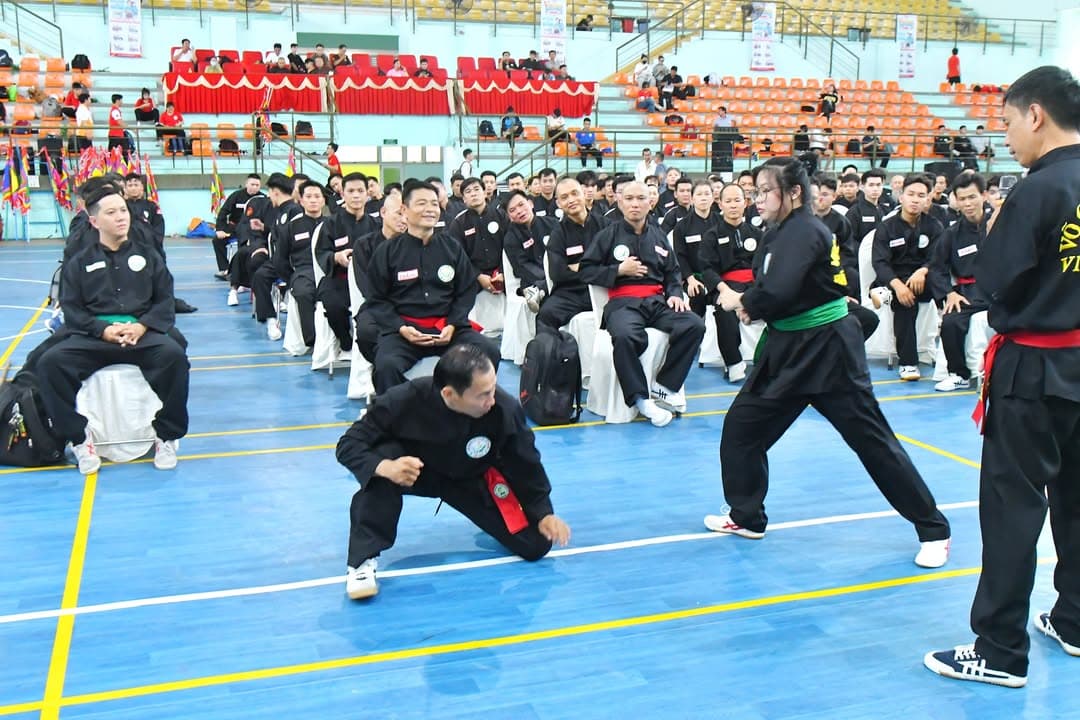 HỪNG HỰC HÀO KHÍ TẠI KHAI MẠC KÌ THI NÂNG ĐAI, ĐỔI ĐAI VÕ CỔ TRUYỀN QUỐC GIA LẦN THỨ I… — hình 74