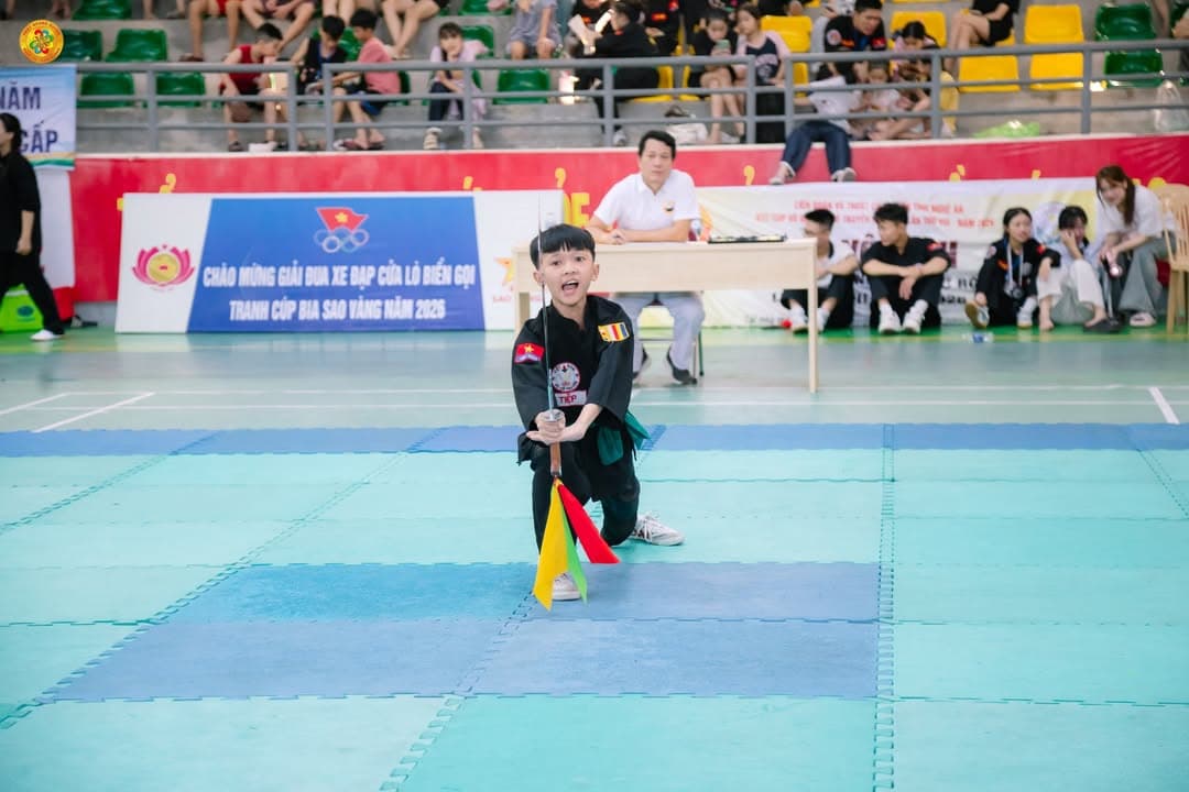 CHÚC MỪNG VÕ SINH, MÔN SINH PHẬT QUANG QUYỀN ĐÃ ĐẠT THÀNH TÍCH TẠI GIẢI CÚP VÔ ĐỊCH VÕ… — hình 49