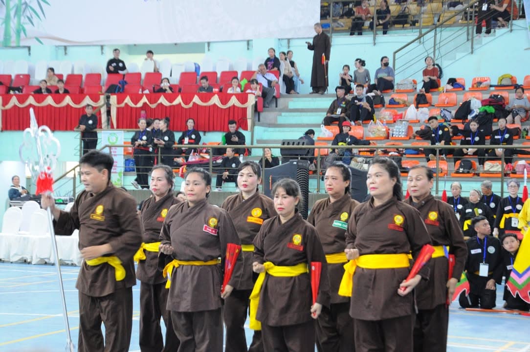 HÌNH ẢNH CÁC VÕ SINH, MÔN SINH PHẬT QUANG QUYỀN TẠI LIÊN HOAN VÕ VIỆT ĐẤT PHƯƠNG NAM NĂ… — hình 7