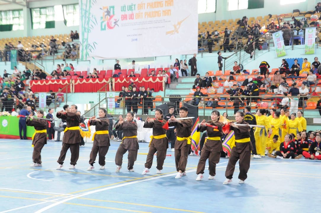 HÌNH ẢNH CÁC VÕ SINH, MÔN SINH PHẬT QUANG QUYỀN TẠI LIÊN HOAN VÕ VIỆT ĐẤT PHƯƠNG NAM NĂ… — hình 8