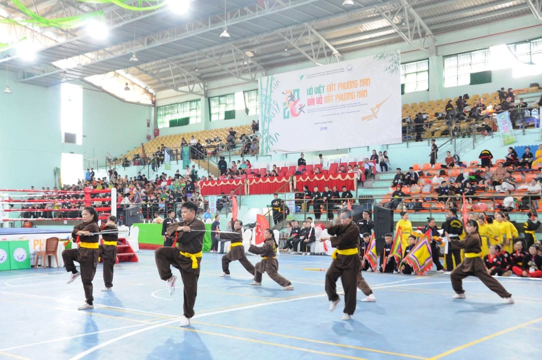 HÌNH ẢNH CÁC VÕ SINH, MÔN SINH PHẬT QUANG QUYỀN TẠI LIÊN HOAN VÕ VIỆT ĐẤT PHƯƠNG NAM NĂ… — hình 9