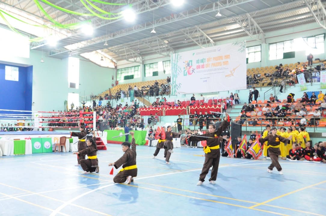 HÌNH ẢNH CÁC VÕ SINH, MÔN SINH PHẬT QUANG QUYỀN TẠI LIÊN HOAN VÕ VIỆT ĐẤT PHƯƠNG NAM NĂ… — hình 12