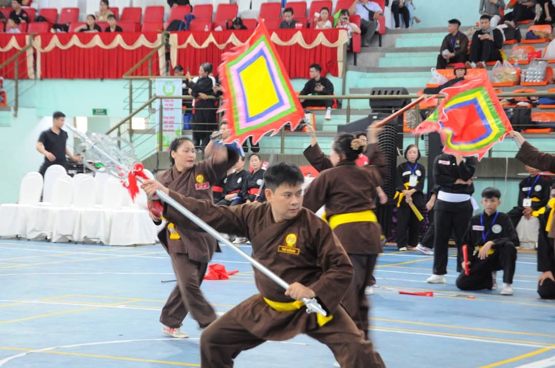 HÌNH ẢNH CÁC VÕ SINH, MÔN SINH PHẬT QUANG QUYỀN TẠI LIÊN HOAN VÕ VIỆT ĐẤT PHƯƠNG NAM NĂ… — hình 15