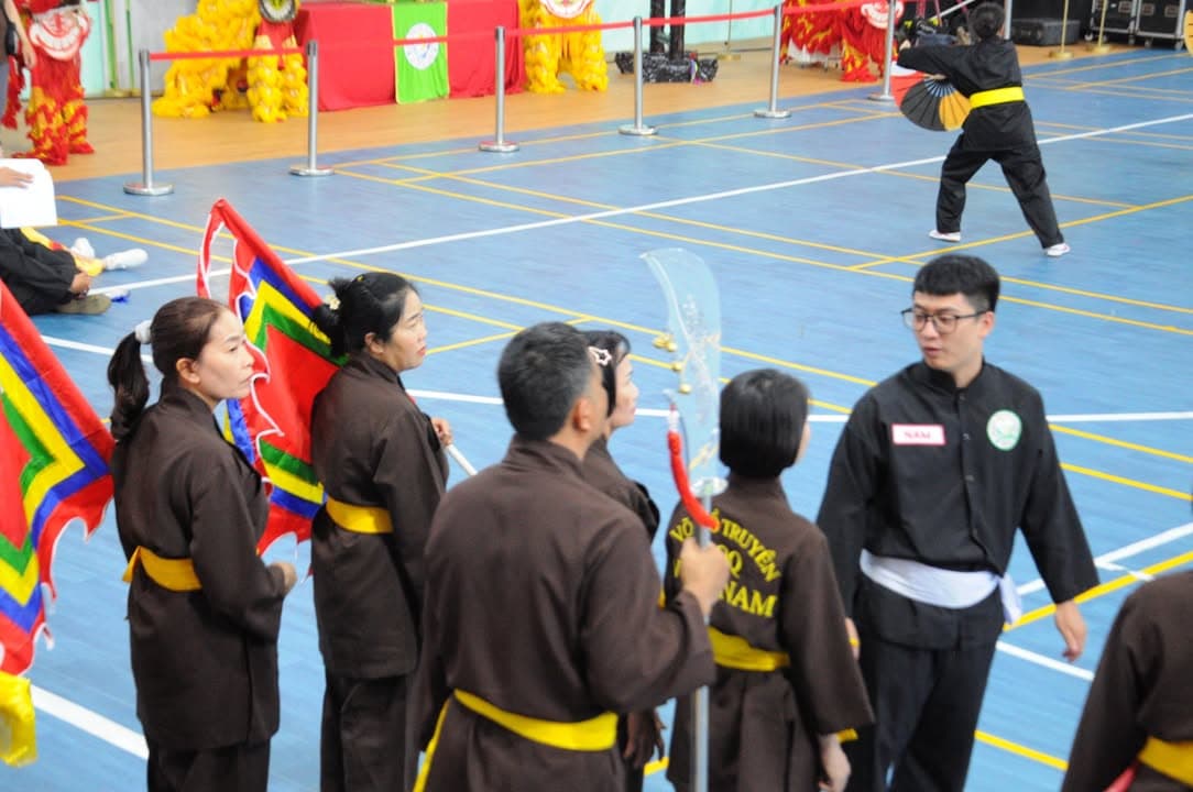 HÌNH ẢNH CÁC VÕ SINH, MÔN SINH PHẬT QUANG QUYỀN TẠI LIÊN HOAN VÕ VIỆT ĐẤT PHƯƠNG NAM NĂ… — hình 18
