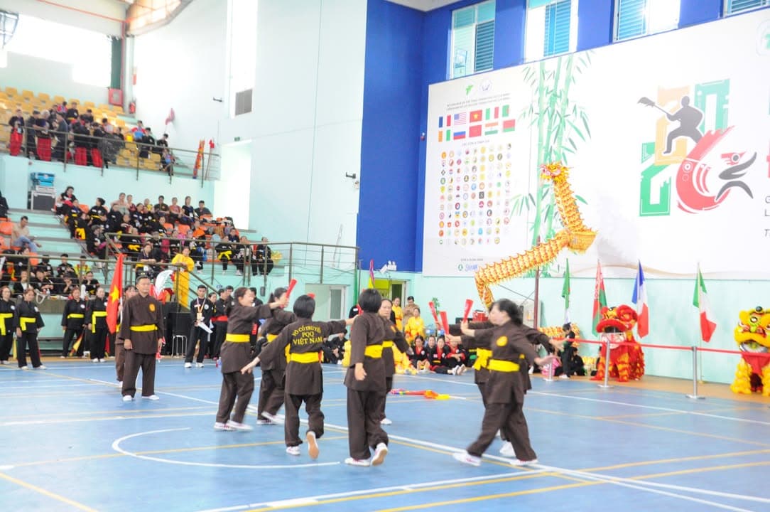 HÌNH ẢNH CÁC VÕ SINH, MÔN SINH PHẬT QUANG QUYỀN TẠI LIÊN HOAN VÕ VIỆT ĐẤT PHƯƠNG NAM NĂ… — hình 23