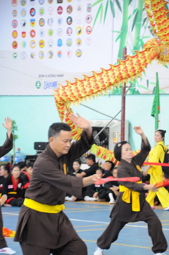 HÌNH ẢNH CÁC VÕ SINH, MÔN SINH PHẬT QUANG QUYỀN TẠI LIÊN HOAN VÕ VIỆT ĐẤT PHƯƠNG NAM NĂ… — hình 26