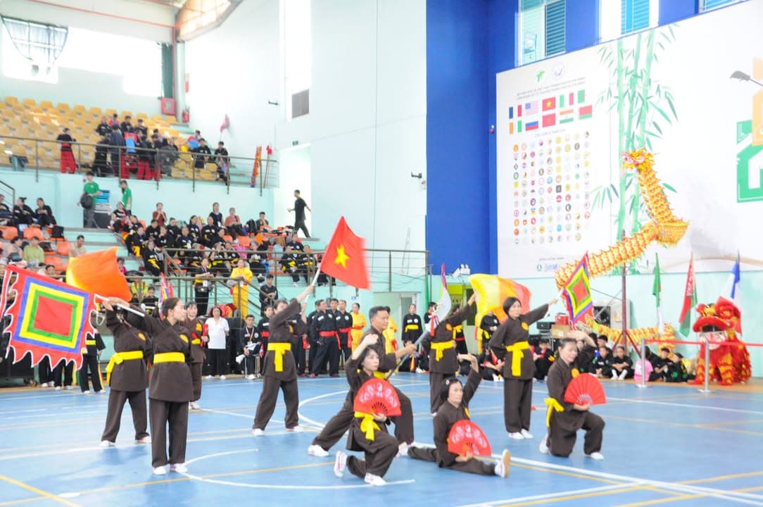 HÌNH ẢNH CÁC VÕ SINH, MÔN SINH PHẬT QUANG QUYỀN TẠI LIÊN HOAN VÕ VIỆT ĐẤT PHƯƠNG NAM NĂ… — hình 29