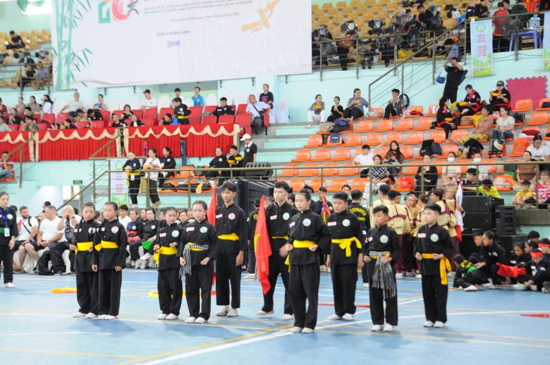 HÌNH ẢNH CÁC VÕ SINH, MÔN SINH PHẬT QUANG QUYỀN TẠI LIÊN HOAN VÕ VIỆT ĐẤT PHƯƠNG NAM NĂ… — hình 34
