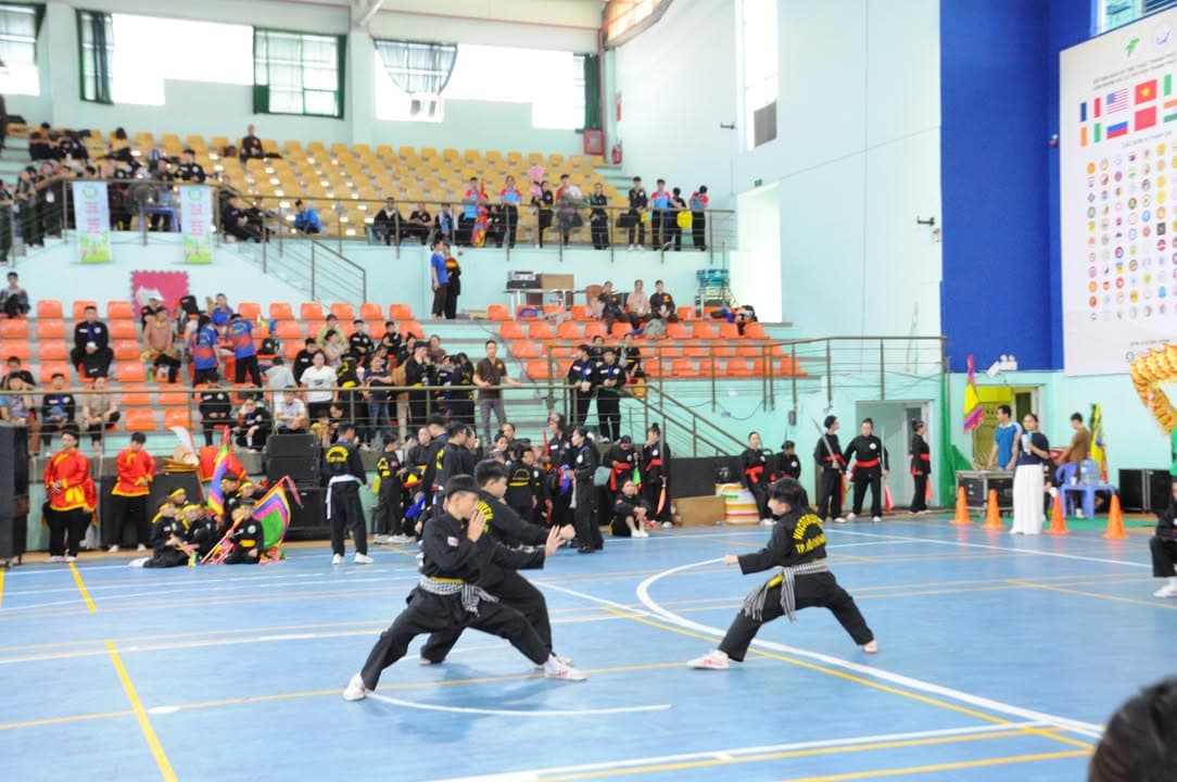 HÌNH ẢNH CÁC VÕ SINH, MÔN SINH PHẬT QUANG QUYỀN TẠI LIÊN HOAN VÕ VIỆT ĐẤT PHƯƠNG NAM NĂ… — hình 45