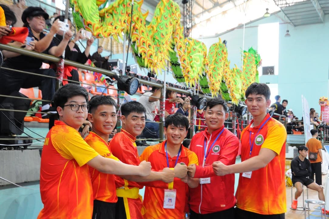 HÌNH ẢNH CÁC VÕ SINH, MÔN SINH PHẬT QUANG QUYỀN TẠI LIÊN HOAN VÕ VIỆT ĐẤT PHƯƠNG NAM NĂ… — hình 54