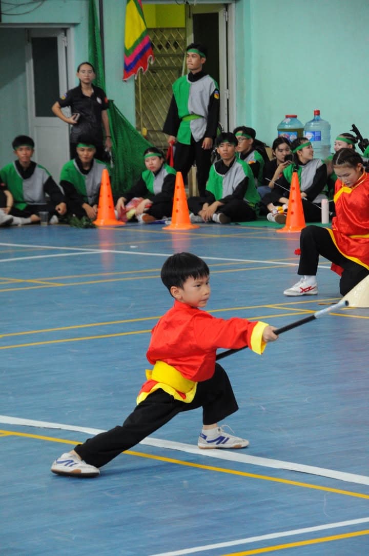 HÌNH ẢNH CÁC VÕ SINH, MÔN SINH PHẬT QUANG QUYỀN TẠI LIÊN HOAN VÕ VIỆT ĐẤT PHƯƠNG NAM NĂ… — hình 56