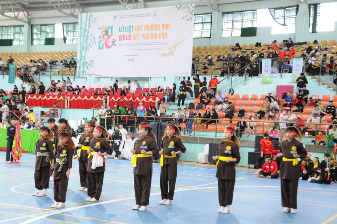 HÌNH ẢNH CÁC VÕ SINH, MÔN SINH PHẬT QUANG QUYỀN TẠI LIÊN HOAN VÕ VIỆT ĐẤT PHƯƠNG NAM NĂ… — hình 57