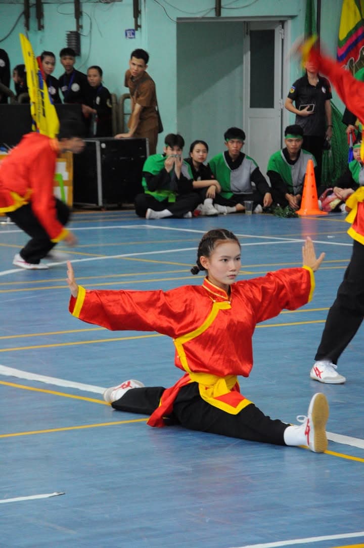 HÌNH ẢNH CÁC VÕ SINH, MÔN SINH PHẬT QUANG QUYỀN TẠI LIÊN HOAN VÕ VIỆT ĐẤT PHƯƠNG NAM NĂ… — hình 59