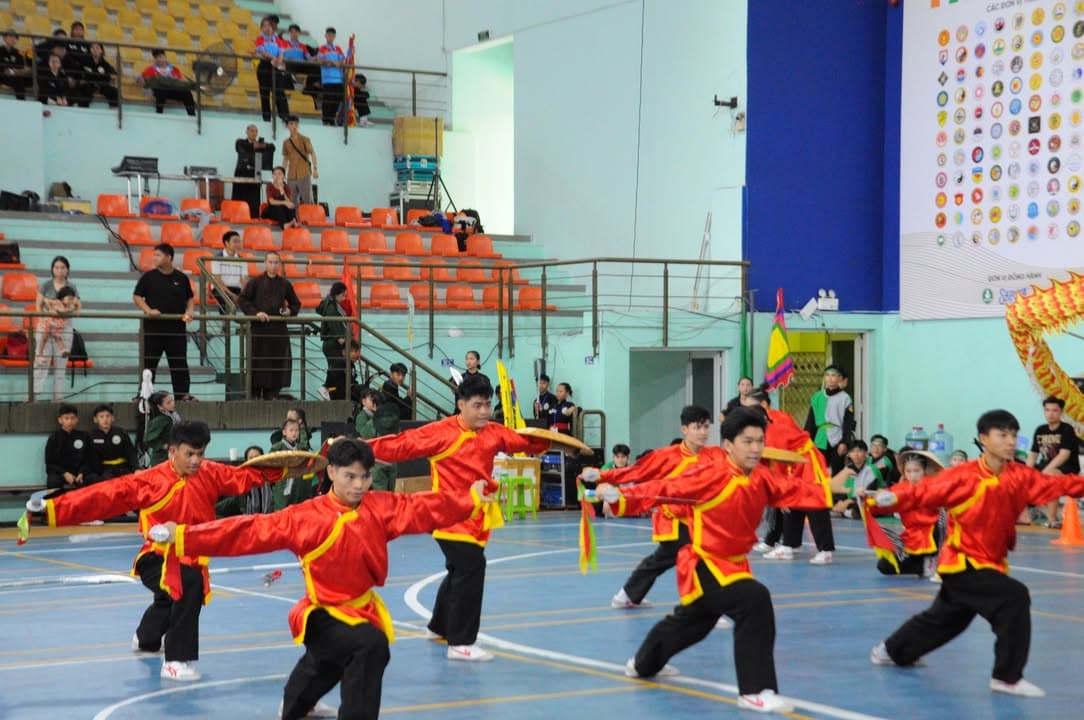 HÌNH ẢNH CÁC VÕ SINH, MÔN SINH PHẬT QUANG QUYỀN TẠI LIÊN HOAN VÕ VIỆT ĐẤT PHƯƠNG NAM NĂ… — hình 62