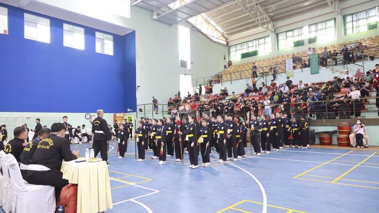 HÌNH ẢNH CÁC VÕ SINH, MÔN SINH PHẬT QUANG QUYỀN TẠI LIÊN HOAN VÕ VIỆT ĐẤT PHƯƠNG NAM NĂ… — hình 81