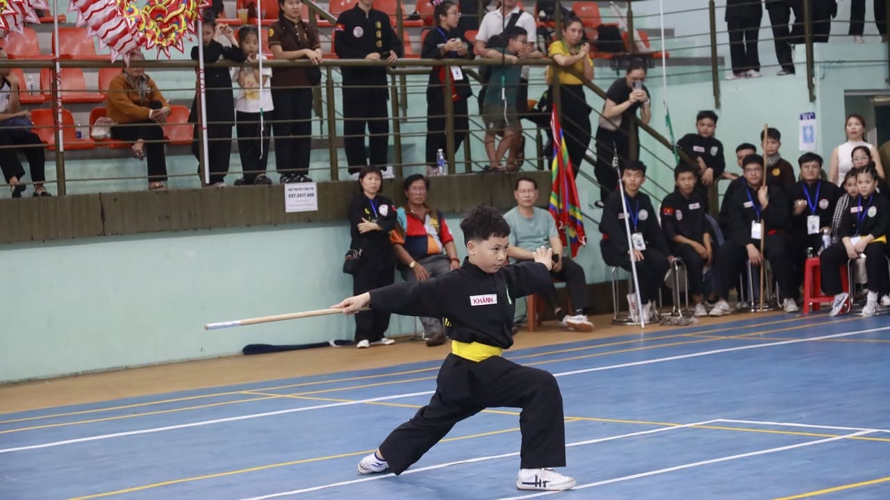 HÌNH ẢNH CÁC VÕ SINH, MÔN SINH PHẬT QUANG QUYỀN TẠI LIÊN HOAN VÕ VIỆT ĐẤT PHƯƠNG NAM NĂ… — hình 87