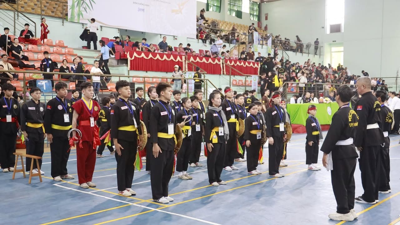 HÌNH ẢNH CÁC VÕ SINH, MÔN SINH PHẬT QUANG QUYỀN TẠI LIÊN HOAN VÕ VIỆT ĐẤT PHƯƠNG NAM NĂ… — hình 95