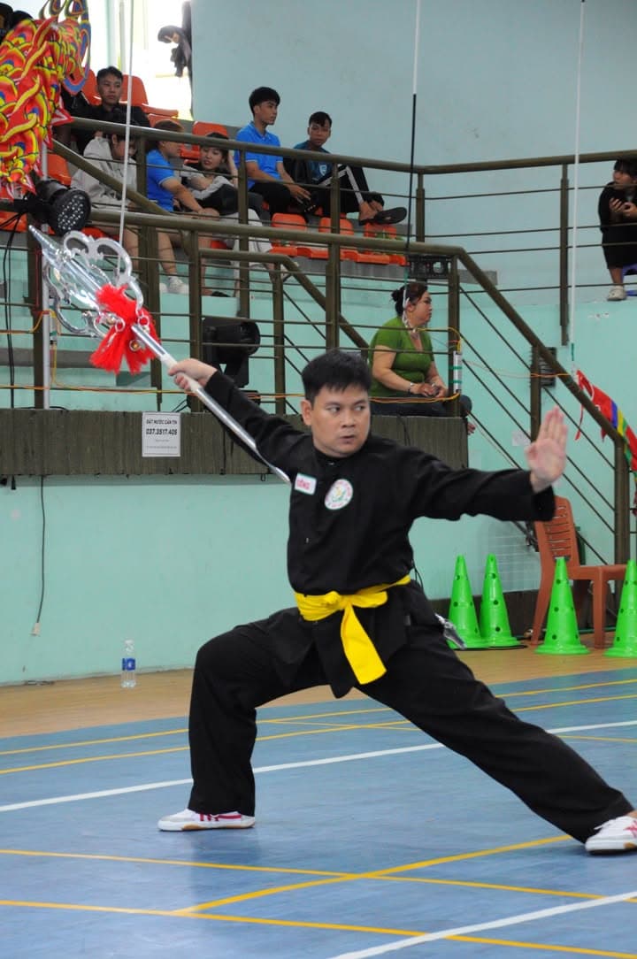 HÌNH ẢNH CÁC VÕ SINH, MÔN SINH PHẬT QUANG QUYỀN TẠI LIÊN HOAN VÕ VIỆT ĐẤT PHƯƠNG NAM NĂ… — hình 98