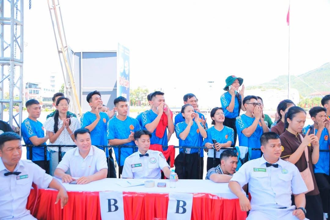 CHỈ 3 TỪ THÔI! - 'QUÁ HẤP DẪN — hình 64