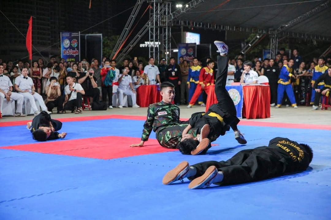 ĐÊM QUA LÀ MỘT ĐÊM THẬT TUYỆT ĐỐI VỚI NHƯNG AI MÊ VÕ CỔ TRUYỀN — hình 41