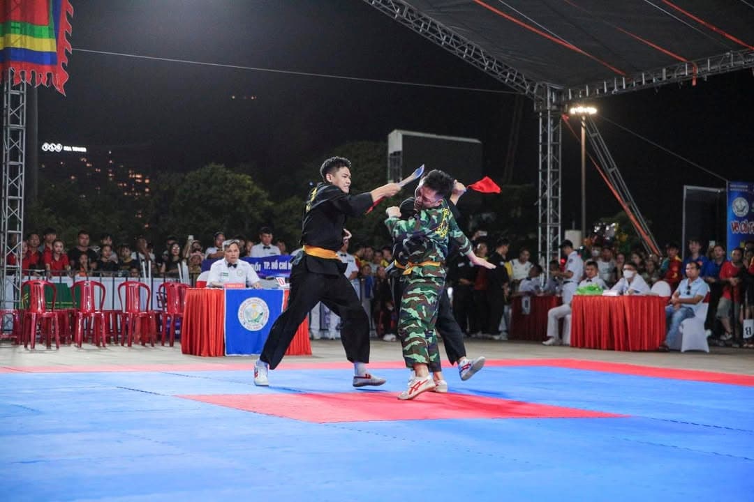 ĐÊM QUA LÀ MỘT ĐÊM THẬT TUYỆT ĐỐI VỚI NHƯNG AI MÊ VÕ CỔ TRUYỀN — hình 49