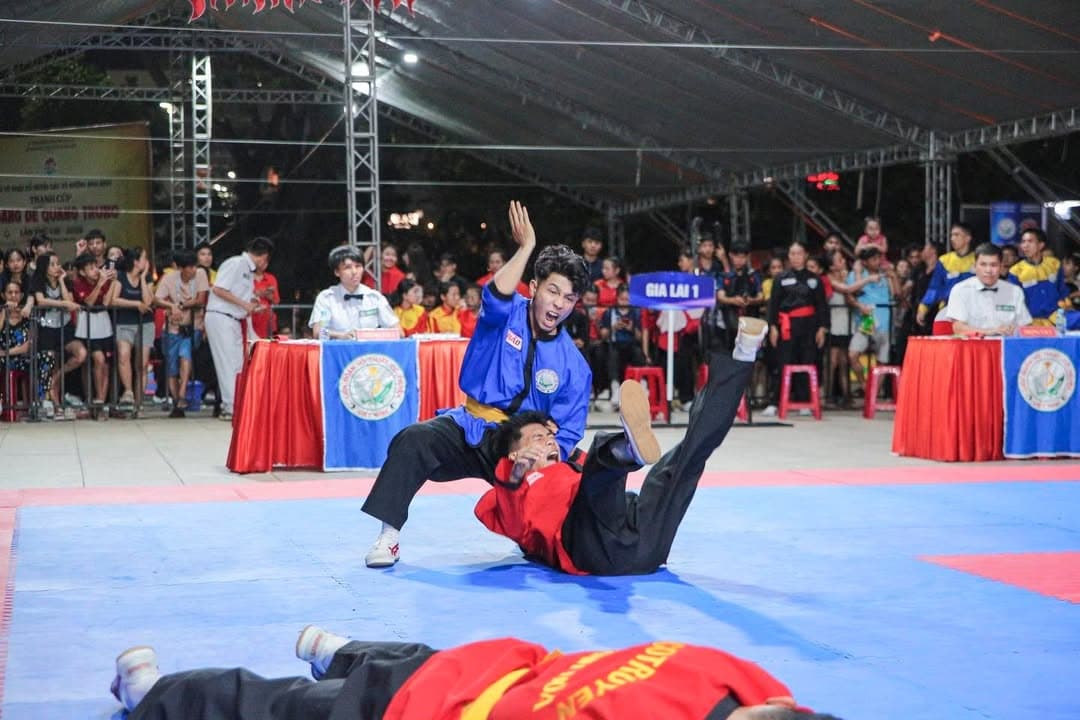 ĐÊM QUA LÀ MỘT ĐÊM THẬT TUYỆT ĐỐI VỚI NHƯNG AI MÊ VÕ CỔ TRUYỀN — hình 59