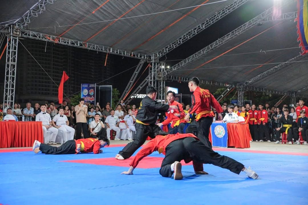 ĐÊM QUA LÀ MỘT ĐÊM THẬT TUYỆT ĐỐI VỚI NHƯNG AI MÊ VÕ CỔ TRUYỀN — hình 69