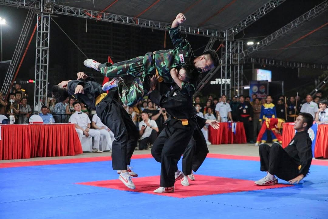 ĐÊM QUA LÀ MỘT ĐÊM THẬT TUYỆT ĐỐI VỚI NHƯNG AI MÊ VÕ CỔ TRUYỀN — hình 74