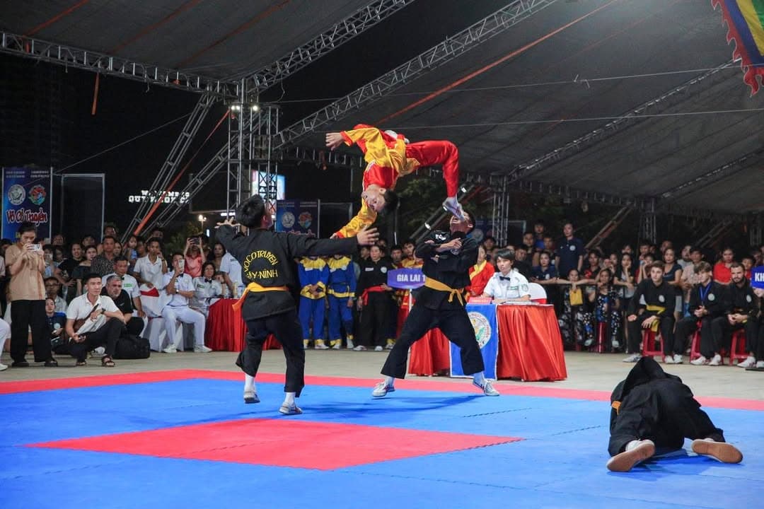ĐÊM QUA LÀ MỘT ĐÊM THẬT TUYỆT ĐỐI VỚI NHƯNG AI MÊ VÕ CỔ TRUYỀN — hình 84