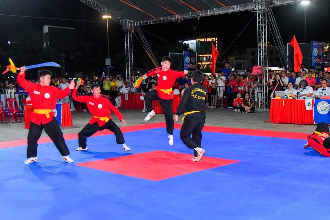 ĐÊM QUA LÀ MỘT ĐÊM THẬT TUYỆT ĐỐI VỚI NHƯNG AI MÊ VÕ CỔ TRUYỀN — hình 89