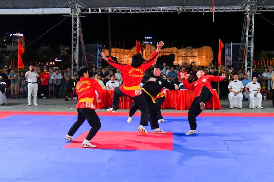 ĐÊM QUA LÀ MỘT ĐÊM THẬT TUYỆT ĐỐI VỚI NHƯNG AI MÊ VÕ CỔ TRUYỀN — hình 90