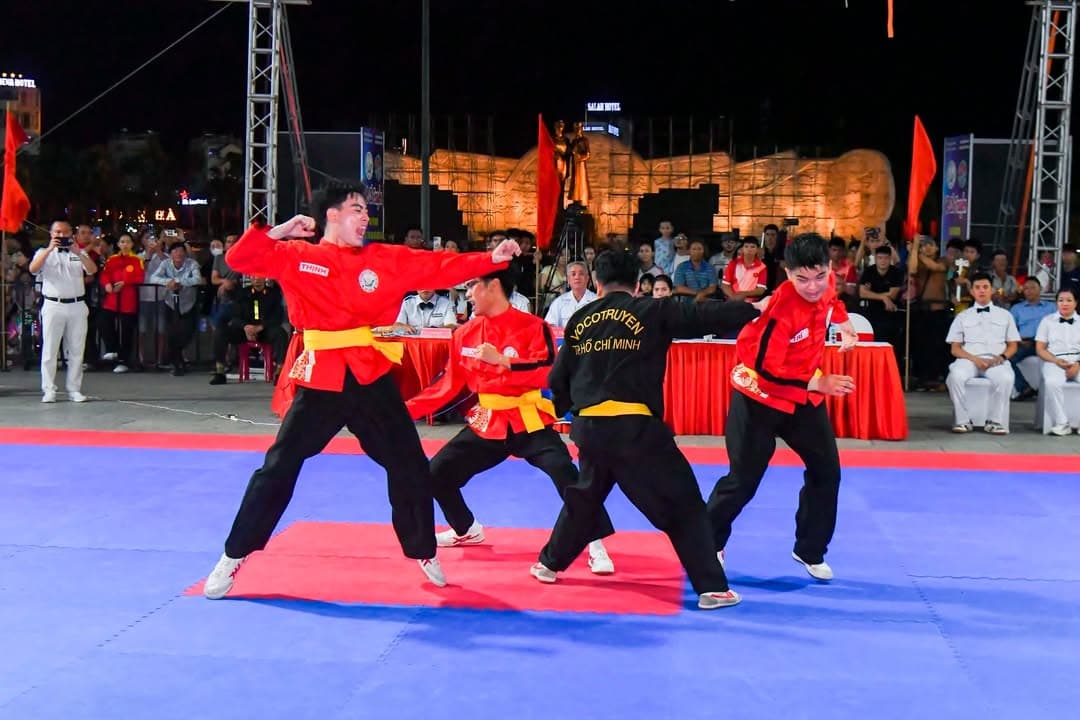 ĐÊM QUA LÀ MỘT ĐÊM THẬT TUYỆT ĐỐI VỚI NHƯNG AI MÊ VÕ CỔ TRUYỀN — hình 91