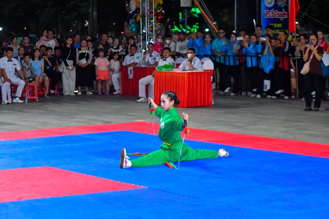 ĐÊM QUA LÀ MỘT ĐÊM THẬT TUYỆT ĐỐI VỚI NHƯNG AI MÊ VÕ CỔ TRUYỀN — hình 94