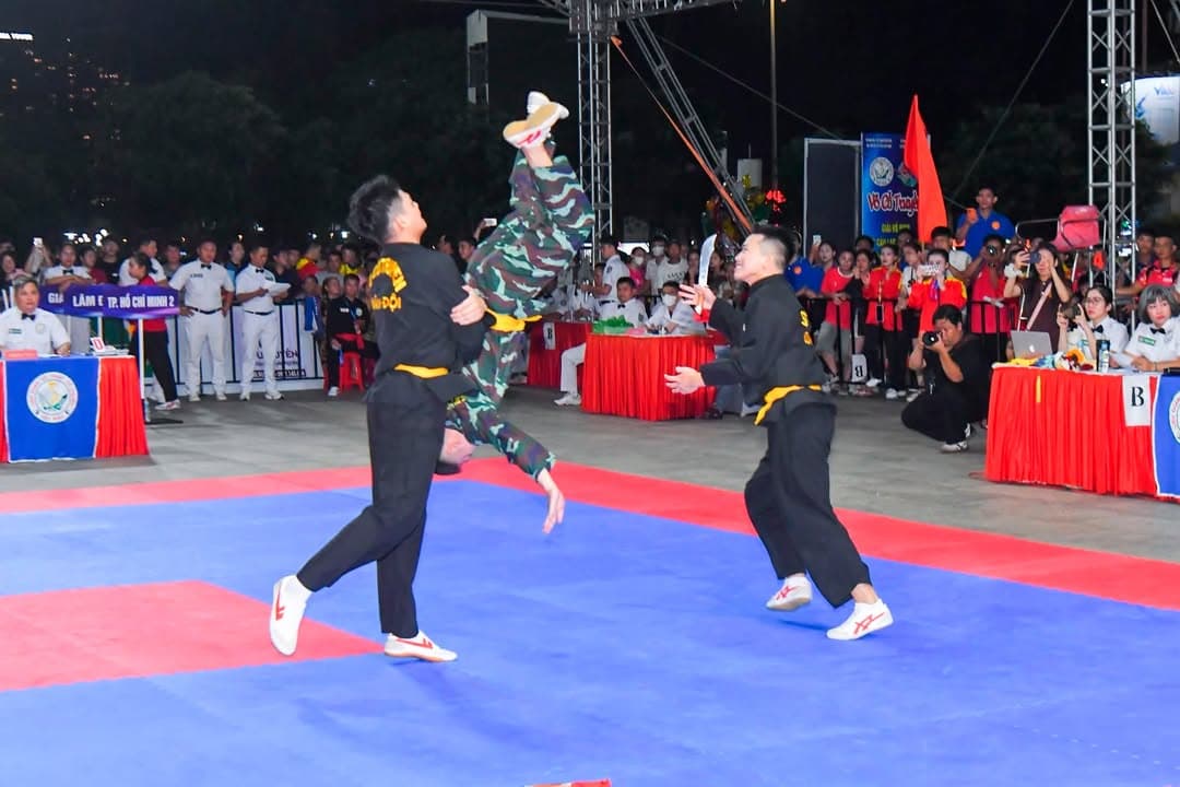 ĐÊM QUA LÀ MỘT ĐÊM THẬT TUYỆT ĐỐI VỚI NHƯNG AI MÊ VÕ CỔ TRUYỀN — hình 96
