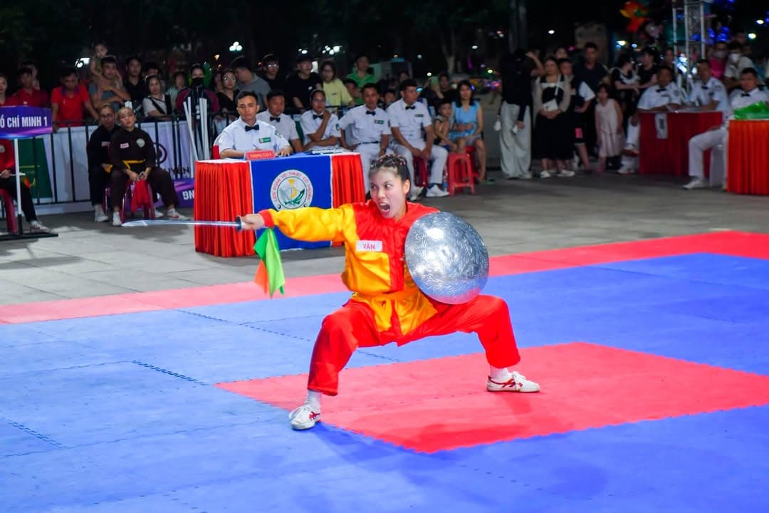 ĐÊM QUA LÀ MỘT ĐÊM THẬT TUYỆT ĐỐI VỚI NHƯNG AI MÊ VÕ CỔ TRUYỀN — hình 97