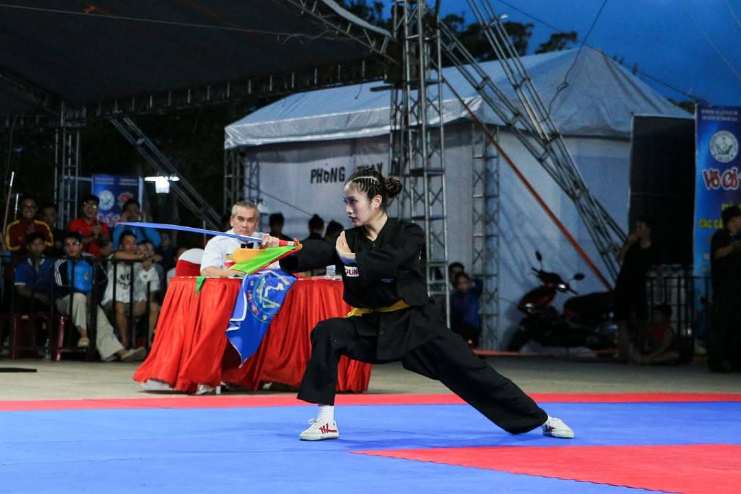 BẮT TRỌN' NHỮNG KHOẢNH KHẮC ĐÊM BÁN KẾT RỰC CHÁY! — hình 6