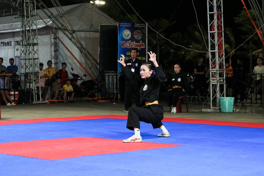 BẮT TRỌN' NHỮNG KHOẢNH KHẮC ĐÊM BÁN KẾT RỰC CHÁY! — hình 18