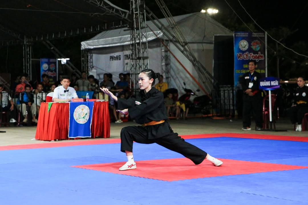 BẮT TRỌN' NHỮNG KHOẢNH KHẮC ĐÊM BÁN KẾT RỰC CHÁY! — hình 37