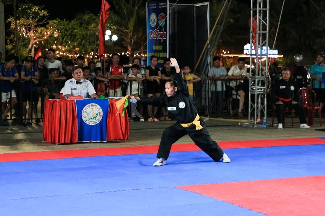 BẮT TRỌN' NHỮNG KHOẢNH KHẮC ĐÊM BÁN KẾT RỰC CHÁY! — hình 42