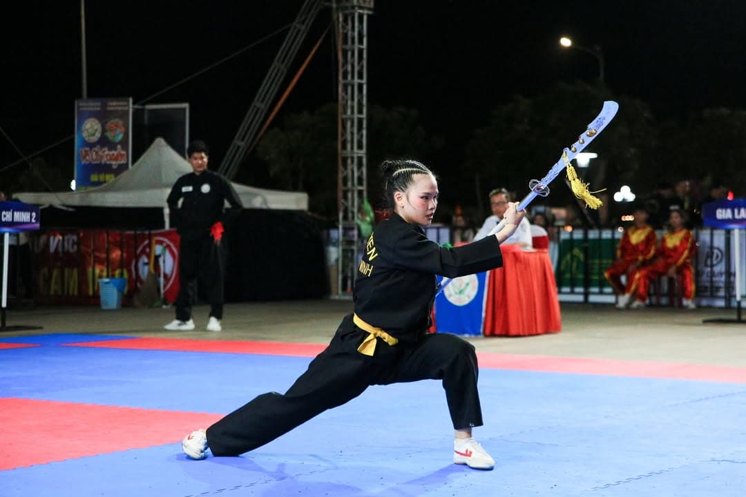 BẮT TRỌN' NHỮNG KHOẢNH KHẮC ĐÊM BÁN KẾT RỰC CHÁY! — hình 45
