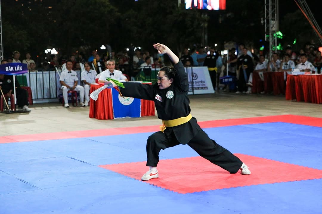 BẮT TRỌN' NHỮNG KHOẢNH KHẮC ĐÊM BÁN KẾT RỰC CHÁY! — hình 61
