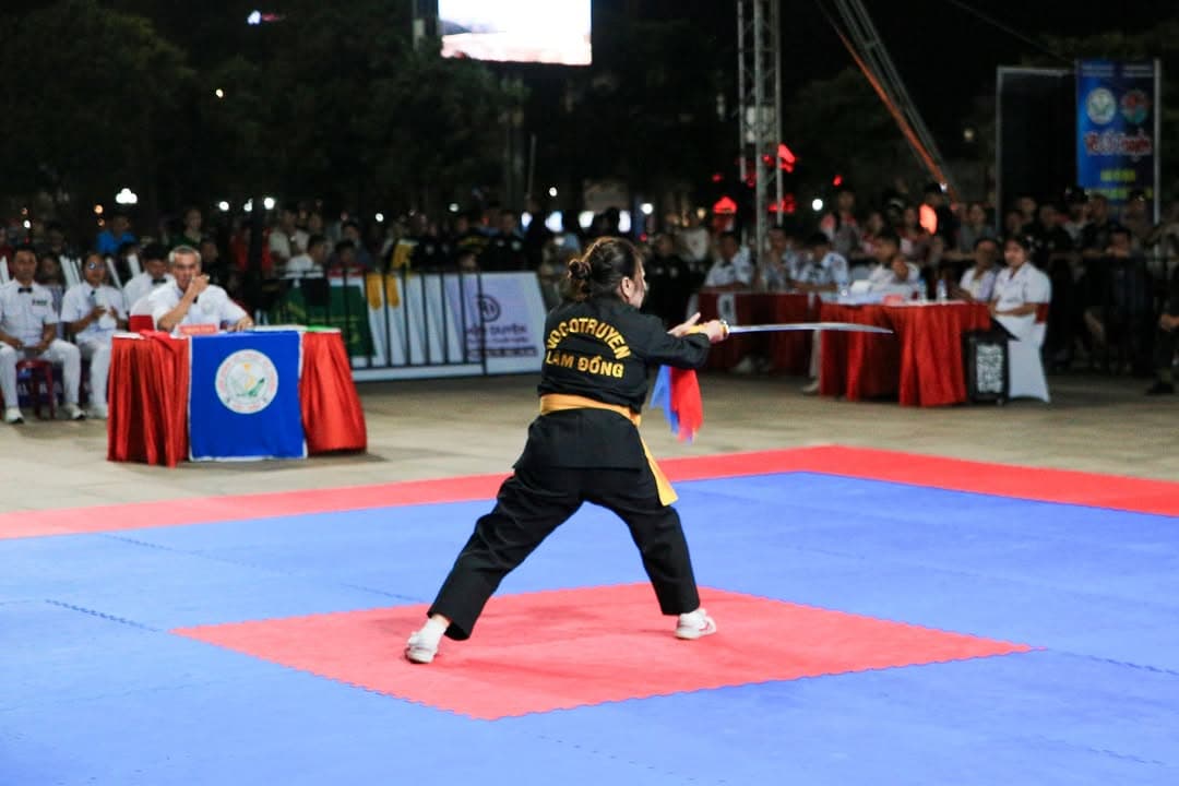 BẮT TRỌN' NHỮNG KHOẢNH KHẮC ĐÊM BÁN KẾT RỰC CHÁY! — hình 67