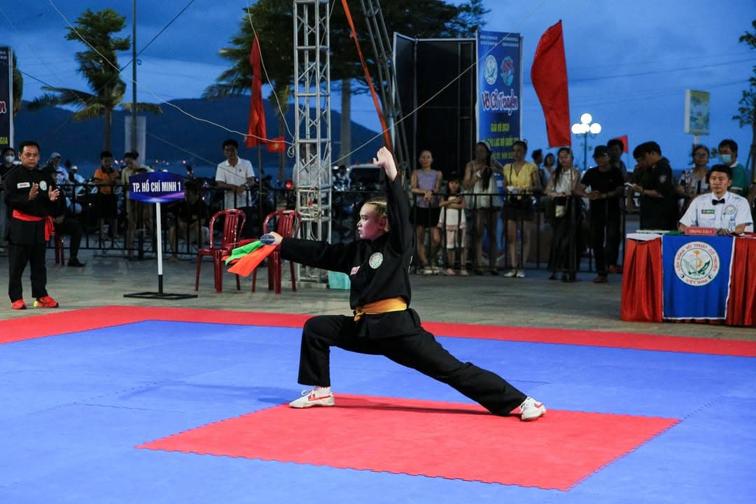 BẮT TRỌN' NHỮNG KHOẢNH KHẮC ĐÊM BÁN KẾT RỰC CHÁY! — hình 71