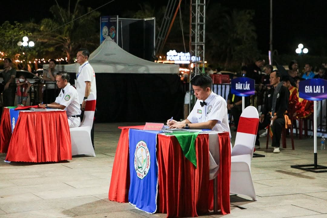 BẮT TRỌN' NHỮNG KHOẢNH KHẮC ĐÊM BÁN KẾT RỰC CHÁY! — hình 73