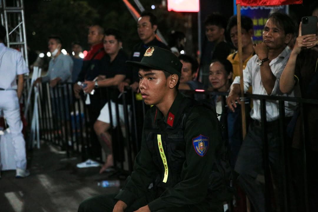 BẮT TRỌN' NHỮNG KHOẢNH KHẮC ĐÊM BÁN KẾT RỰC CHÁY! — hình 95