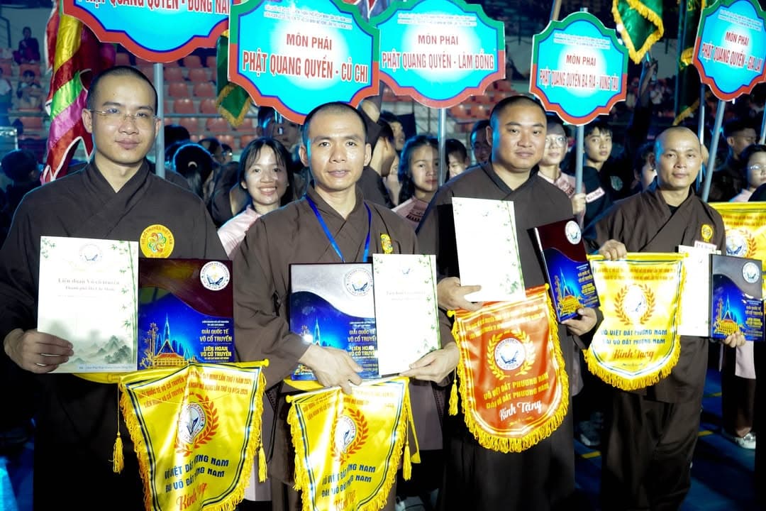 Xin lưu giữ những kỉ niệm tại đêm khai mạc Võ Việt Đất Phương Nam tại nơi đây — hình 5