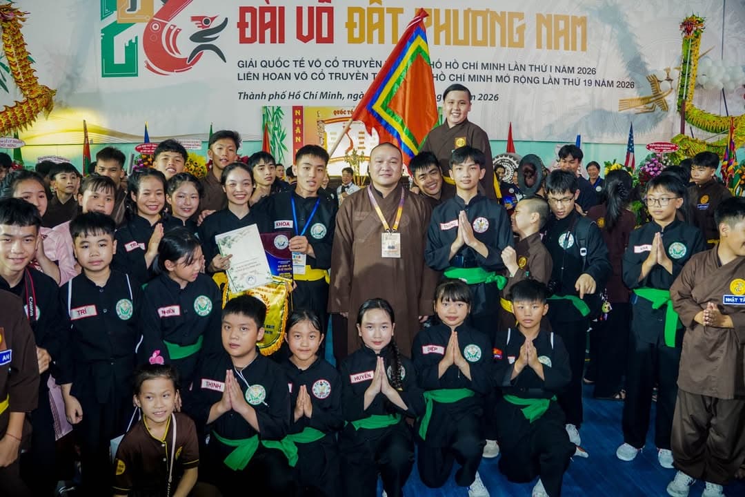 Xin lưu giữ những kỉ niệm tại đêm khai mạc Võ Việt Đất Phương Nam tại nơi đây — hình 23