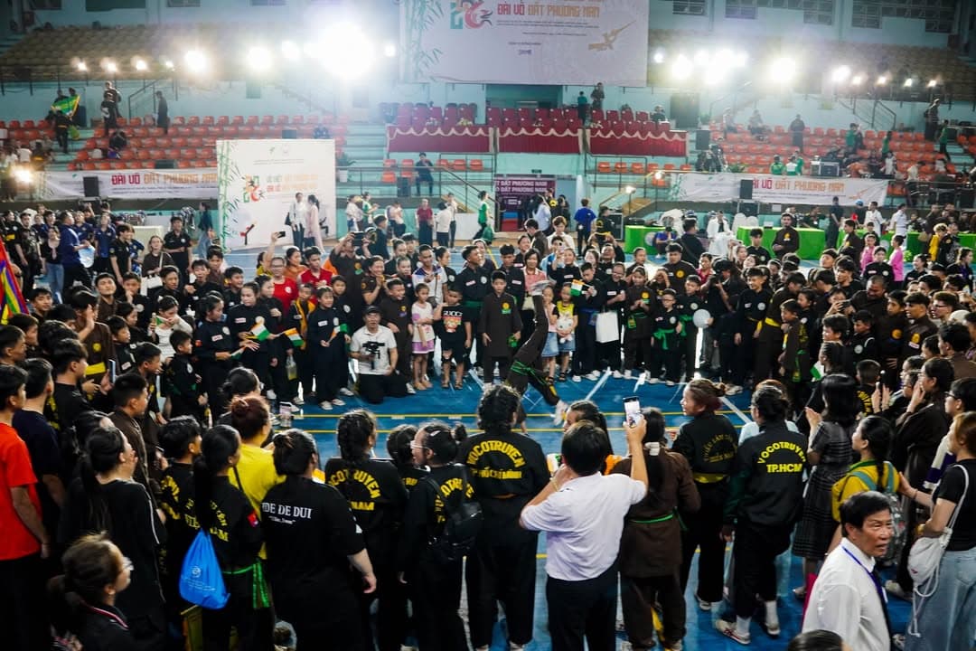 Xin lưu giữ những kỉ niệm tại đêm khai mạc Võ Việt Đất Phương Nam tại nơi đây — hình 39