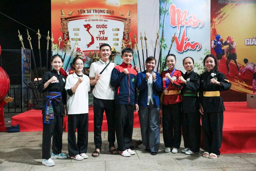 NHỮNG VÌ SAO TINH TÚ LUÔN LỰA CHỌN MÀN ĐÊM ĐỂ TOẢ SÁNG — hình 75