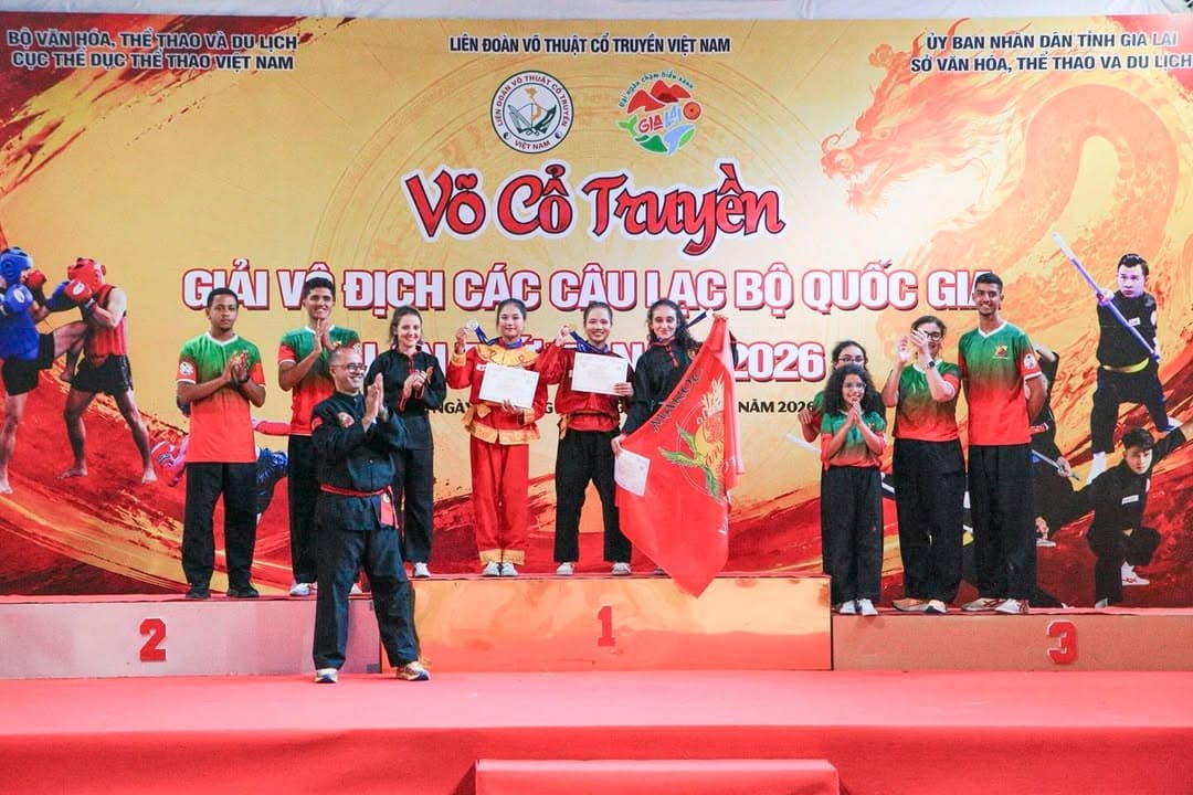 NHỮNG VÌ SAO TINH TÚ LUÔN LỰA CHỌN MÀN ĐÊM ĐỂ TOẢ SÁNG — hình 76